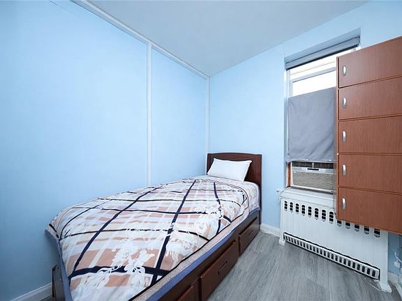 5th image of 55 Bay 23rd St