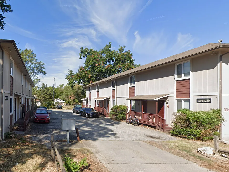 1106-1108 S Joplin Ave