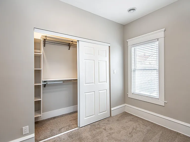 1028 E Pearson St — Photo 23