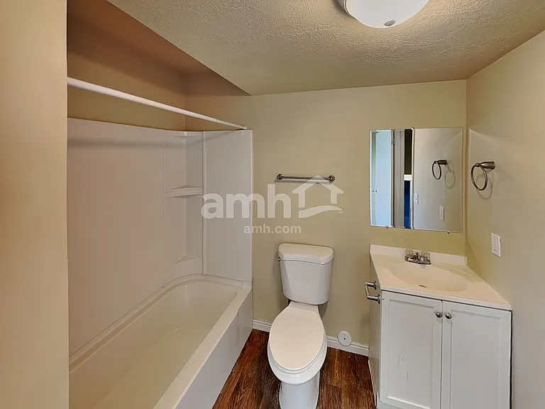 360 W 1900 S — Photo 18
