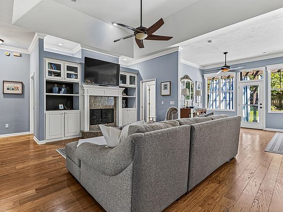 4th image of 8893 Saltcoates Ct