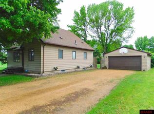 905 6th St, Nicollet, MN 56074