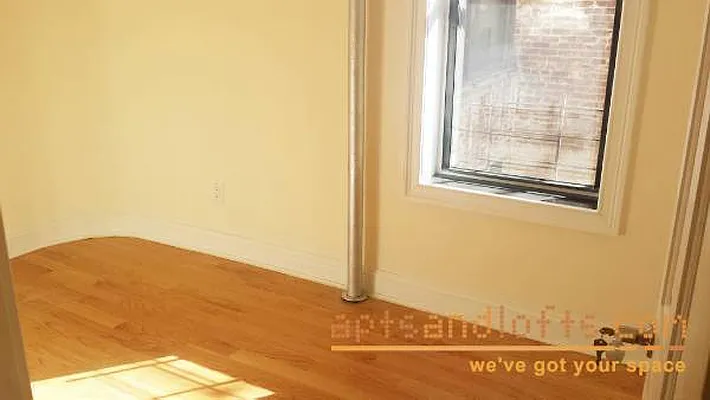 Rented by aptsandlofts.com | media 25