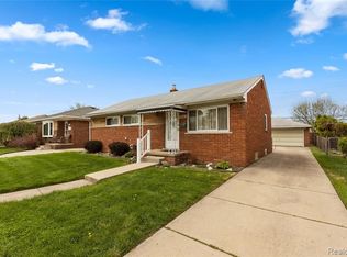 25123 Collingwood St, Roseville, MI 48066
