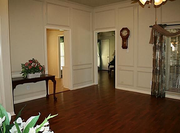 3rd image of 3920 Hatherly Dr
