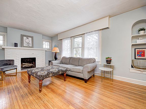 5th image of 4906 N Kenwood Ave