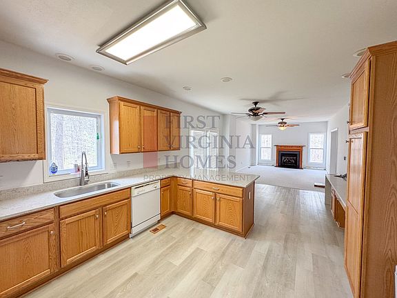 5th image of 165 Columbia Rd