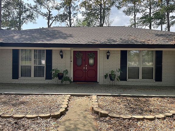 2nd image of 1605 Lindenwood Dr