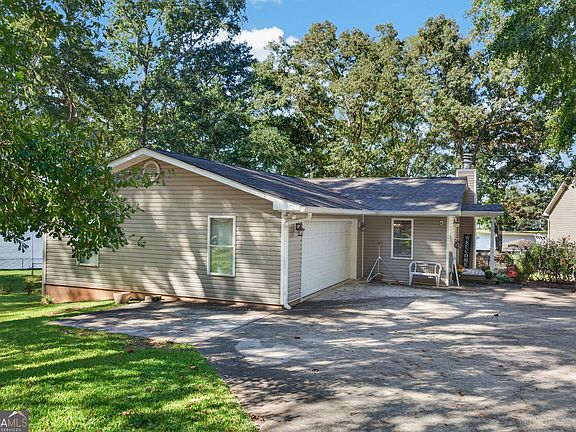 2nd image of 174 Honeysuckle Rd NW