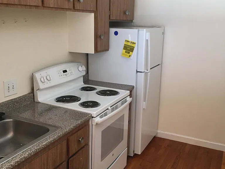 1800 Centre St #5 — Photo 3