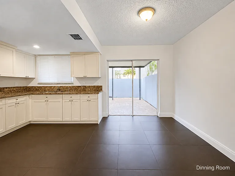 Kitchen / Dinning