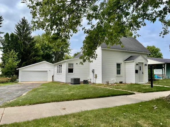 747 N Walnut St, Reedsburg, WI 53959