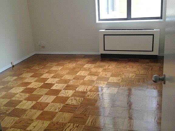 3rd image of 400 E 71st St APT 23N