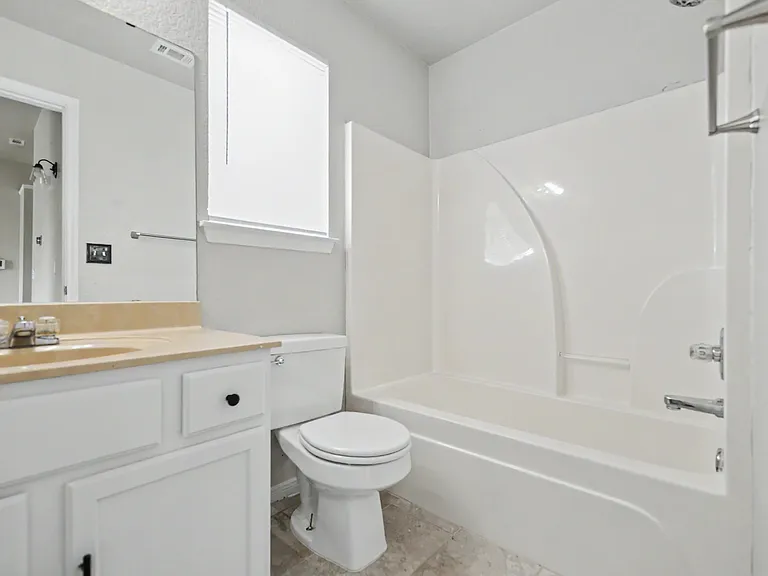 2502 Eastwood Dr — Photo 22