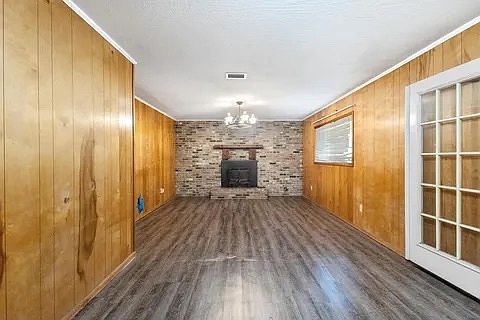 3rd image of 2907 Laramie Cir
