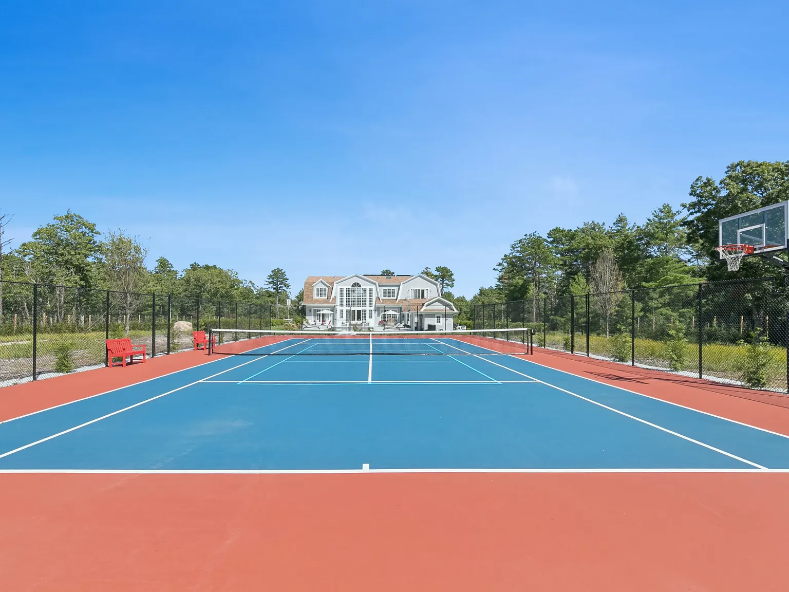 New Modern Gambrel in Wainscott — Photo 4