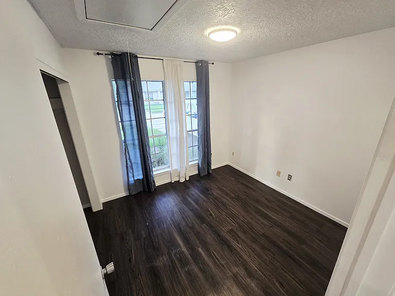 19515 Plantain Dr — Photo 10