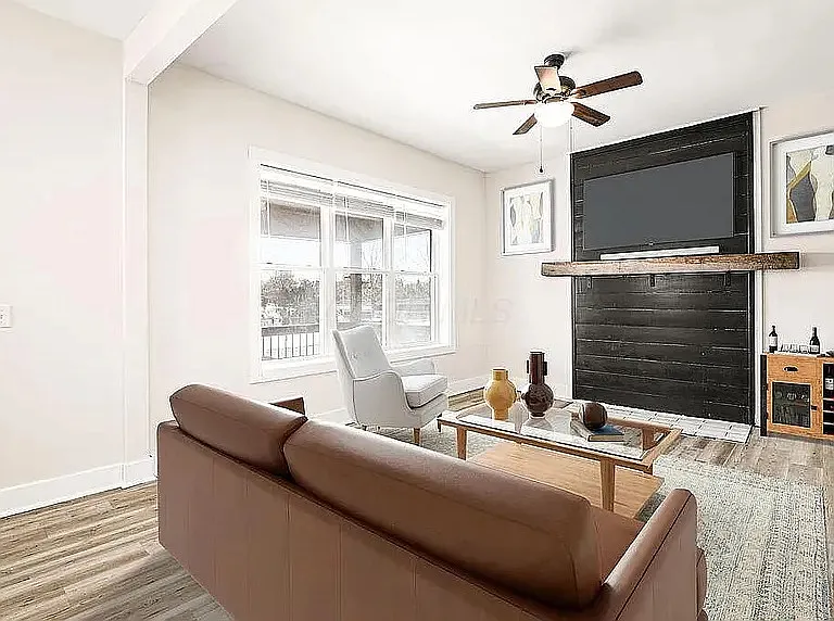 4 bed, 2.5 bath, 1624 sqft, $2,400 — Photo 3