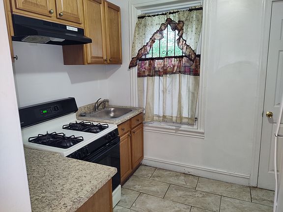 4th image of 2207 N Gratz St