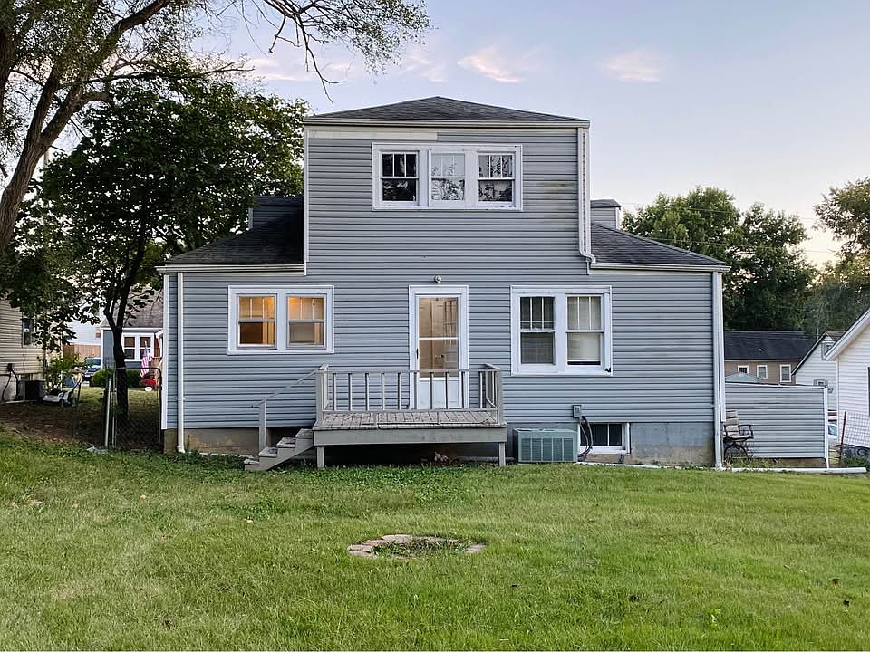 1st image of 209 W Oliver St