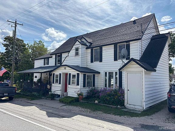 2nd image of 17345 Main St