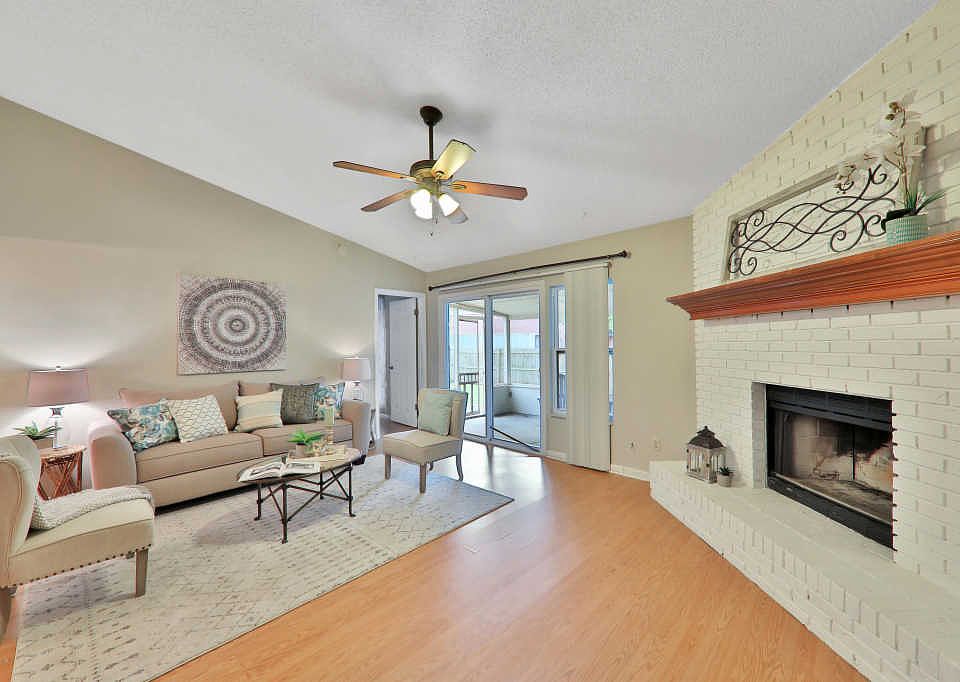1st image of 7420 Colony Cove Ln
