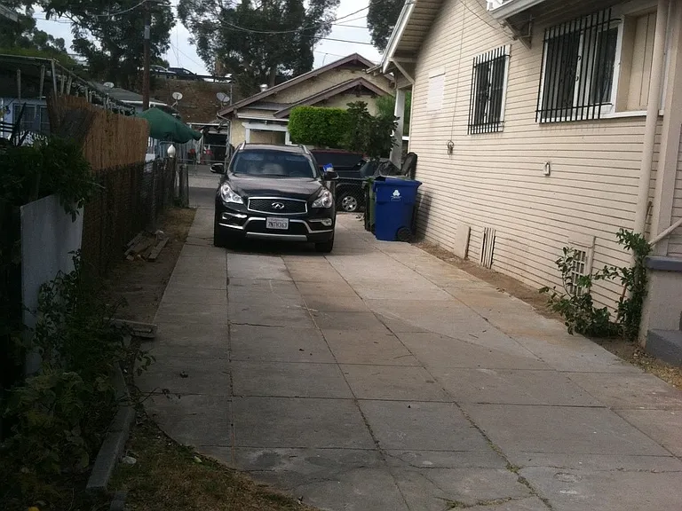 1348 W 22nd St — Photo 11