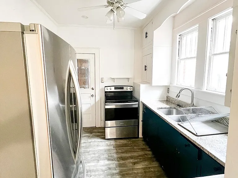 27 E 34th St #UPPER — Photo 9