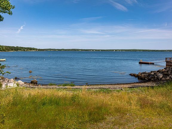 3rd image of 562 Myers Point Rd