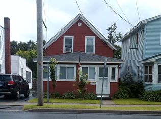 38 Elizabeth St, Plattsburgh, NY 12901