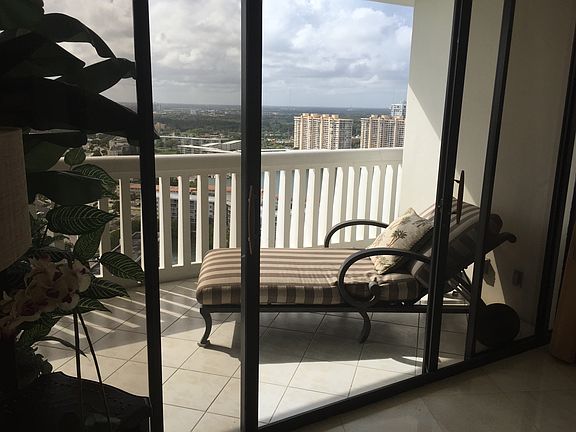 2nd image of 1000 Island Blvd #2711