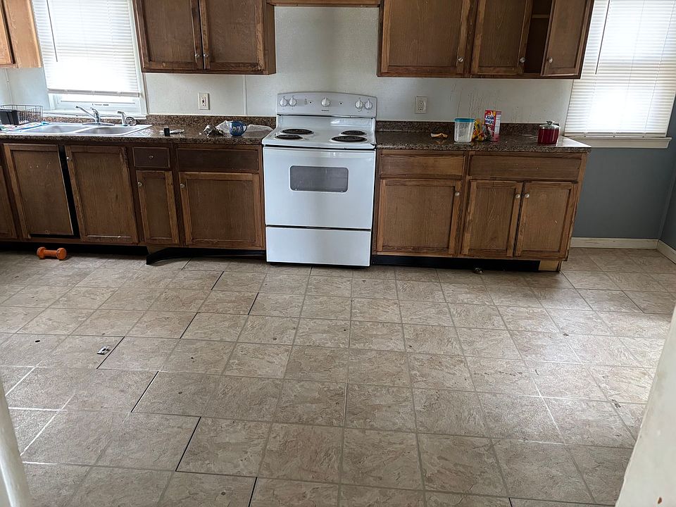 2nd image of 1713 Oakdale Ave