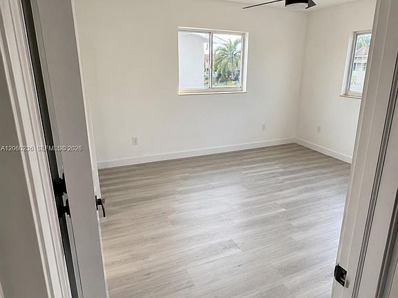 5th image of 1373 W 43rd Pl #2