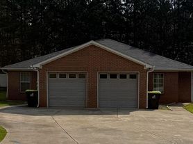 Tallapoosa Manor