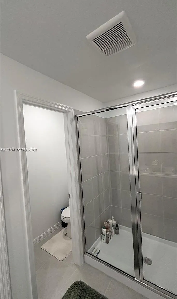 3 bed, 2.5 bath, $1,800 — Photo 3