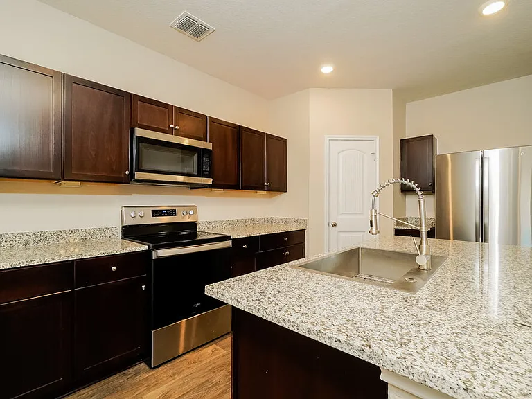 775 Monarch Dr — Photo 9