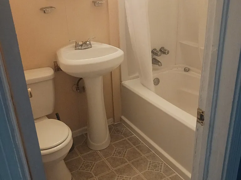 716 SE Saint Johns St — Photo 11