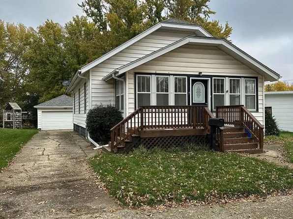 613 6th St, Sheldon, IA 51201