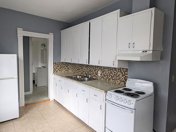 3rd image of 1515 Peck St APT 2