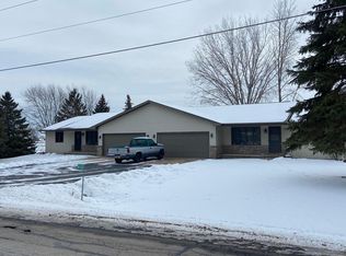 W6705 School Rd, Greenville, WI 54942