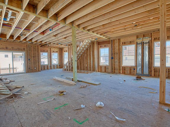 4th image of 646 W Pine Ave