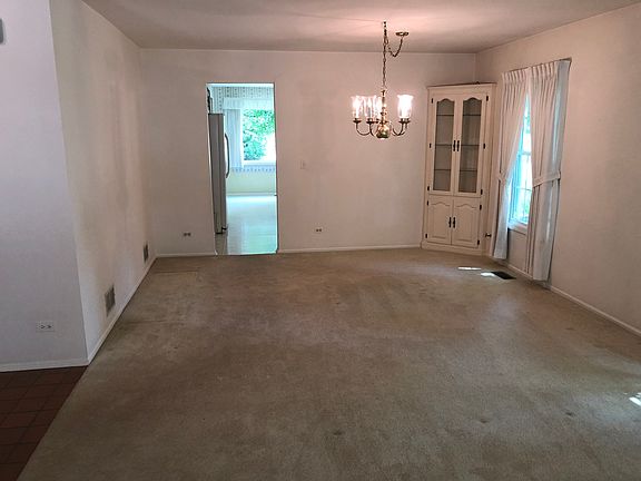 3rd image of 493 Ferndale Ln #0