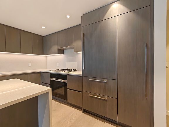 4th image of 485 W 42nd Ave #1404