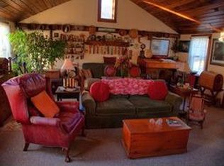 17 Lenox Rd, West Stockbridge, MA 01266