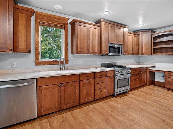 4th image of 6059 Portage Road