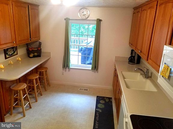 3rd image of 5611 Lee Way Dr