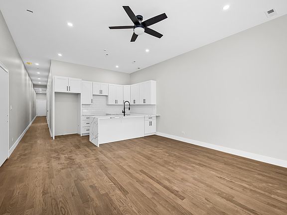 3rd image of 4543 S Ellis Ave #3S