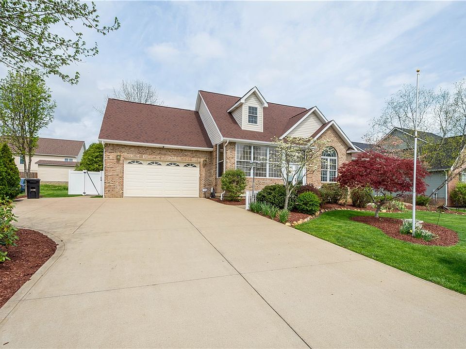 1st image of 117 Clare Dr