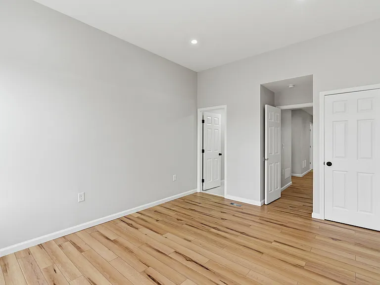 2427 Ashland Ave — Photo 11