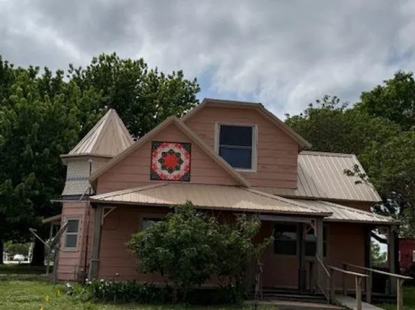 503 Elm St, Burden, KS 67019